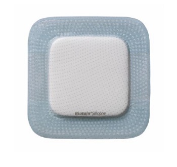 MEDICAZIONE BIATAIN IN SCHIUMA DI POLIURETANO CON BORDO ADESIVO IN SILICONE MULTISITE 14X19,5 CM 5 PEZZI - Antica Farmacia Ferrari